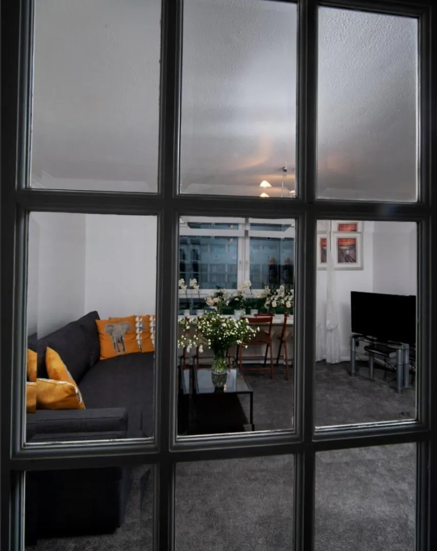 Holyrood Hideaway-City Centre 2-Bed Edinburg Lägenhet